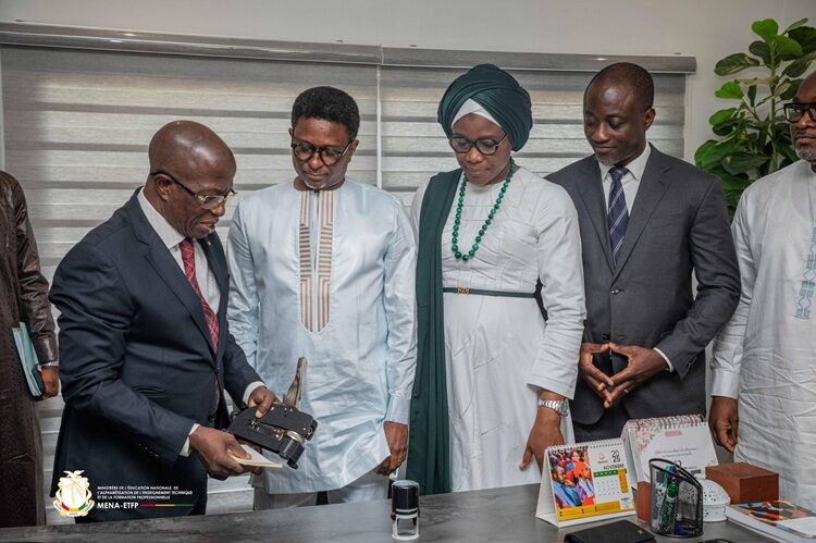 Éducation : Alpha Bacar Barry prend officiellement les commandes pour faire face aux défis du système éducatif