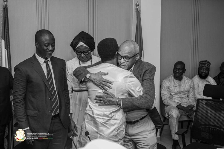 Éducation : Alpha Bacar Barry prend officiellement les commandes pour faire face aux défis du système éducatif