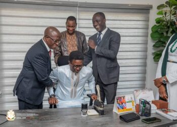 Éducation : Alpha Bacar Barry prend officiellement les commandes pour faire face aux défis du système éducatif