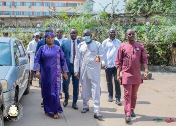 Madame la Ministre de l’Industrie et du Commerce en visite de terrain auprès des services centraux