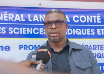 Simulation parlementaire à Sonfonia : les futurs diplômés en sciences politiques s’engagent sur l’emploi des jeunes