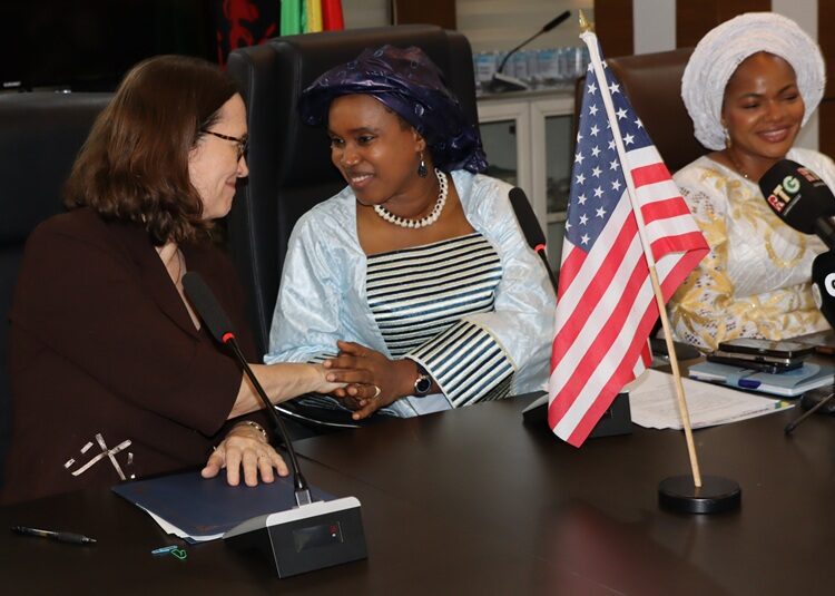 Les États-Unis et la République de Guinée signent un Protocole d’Accord de coopération sanitaire