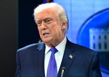 Trump relève les droits de douane mondiaux de 10 % à 15 %