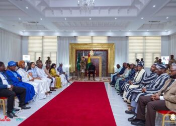 Simandou Academy : le Chef de l’Etat S.E Mamadi DOUMBOUYA préside la cérémonie officielle de remise du Grand Prix littéraire du Président de la République