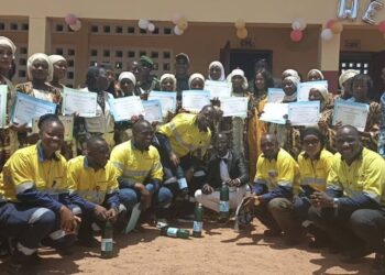 Beyla : Des femmes formées  en techniques de couture et de  saponification reçoivent leurs attestations