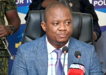 Guinée : lutte contre la corruption et le détournement, plusieurs hauts cadres interdits de sortie du territoire