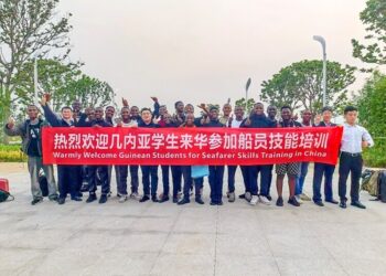 Les premiers stagiaires marins guinéens de SimFer partent pour la Chine