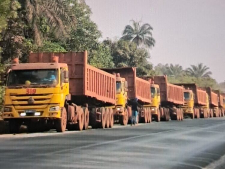 Boké: Quand les citoyens se plaignent des gros porteurs qui usent les routes bitumées