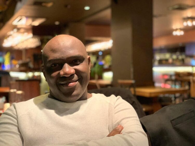Guinée : la HAC lève l’interdiction qui frappait le journaliste Lamine Guirassy