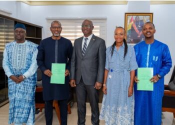 Rio Tinto Guinée signe un protocole d’accord avec l’AGER pour soutenir l’électrification rurale le long du corridor de Simandou