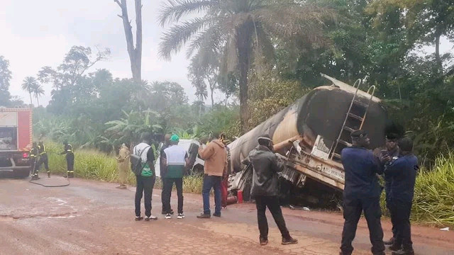 N’Zérékoré : un camion-citerne réduit en cendres sur la route de Macenta