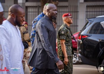 Kaloum : le Président Mamadi DOUMBOUYA effectue sa traditionnelle promenade de santé au contact des populations