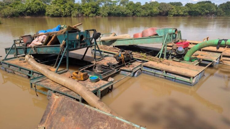 Mandiana : la justice entre en action face à l’expansion du dragage aurifère sur le Sankarani