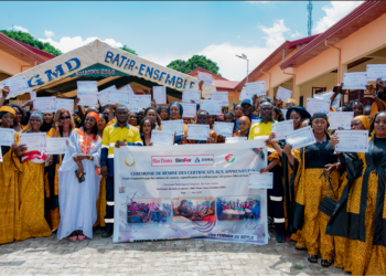 SimFer lance des projets de développement communautaire local et célèbre la remise des diplômes de 120 femmes à Beyla