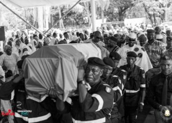 Conakry/Dernier adieu à Hadja Andrée Touré : le Président Mamadi Doumbouya lui rend un ultime hommage