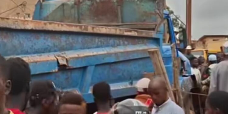 Labé : Un accident de la circulation fait deux morts et des blessés au quartier Daka 1