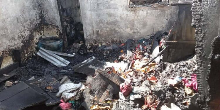 Gbessia-Urgent : Un incendie détruit le contenu d’une maison à Dabondy 2