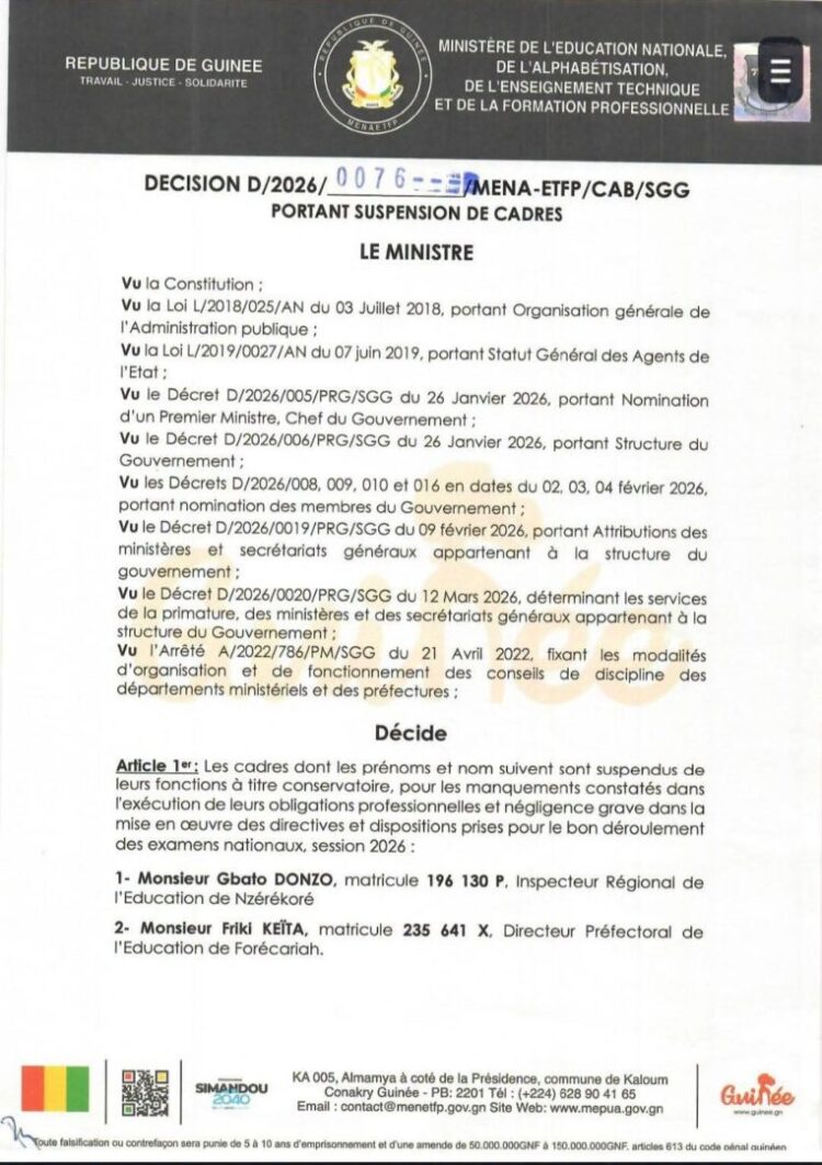Le ministre Alpha Bacar BARRY suspend quatre responsables après les examens