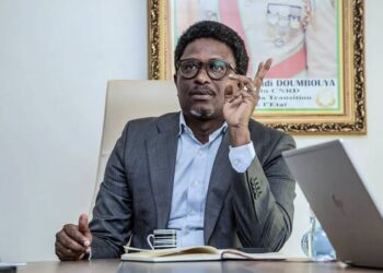 Le ministre Alpha Bacar BARRY suspend quatre responsables après les examens