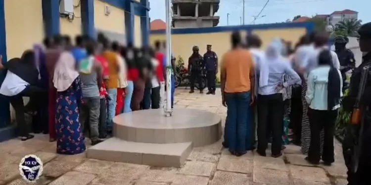 Réseau d’escroquerie à Tombolia : la police interpelle 57 personnes à Dabompa Plateau 1