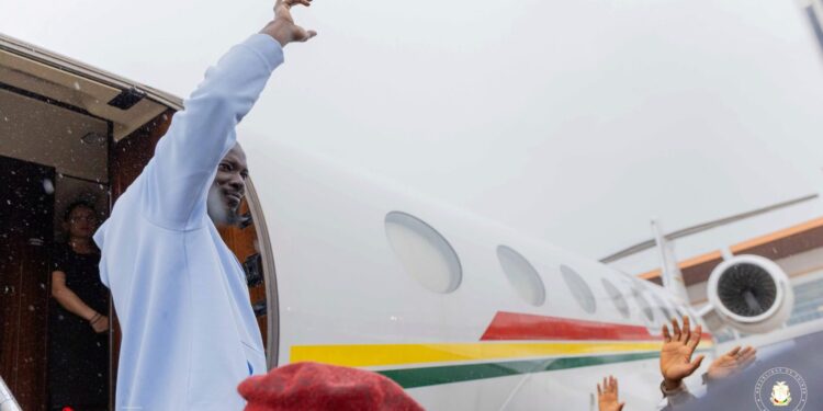 Aéroport International Ahmed Sékou TOURE : le Président de la République S.E Mamadi DOUMBOUYA quitte Conakry pour un congé annuel en Grèce