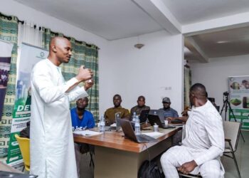 Formation des jeunes dans les métiers du numérique : l’ancien PM Kabinet Komara rend visite à Guinéedigitalvision