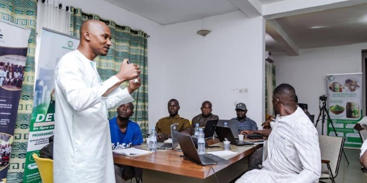 Formation des jeunes dans les métiers du numérique : l’ancien PM Kabinet Komara rend visite à Guinéedigitalvision