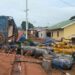 Beyla : Un camion transportant de d’huile rouge se renverse à Nionsomoridou