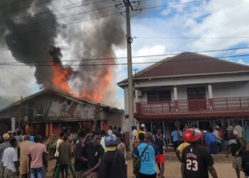 Coyah : un grave incendie ravage plusieurs magasins