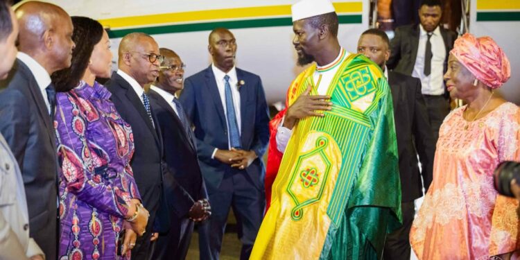 Coopération : le Président Mamadi DOUMBOUYA accueilli à Abidjan par les autorités ivoiriennes et la communauté guinéenne