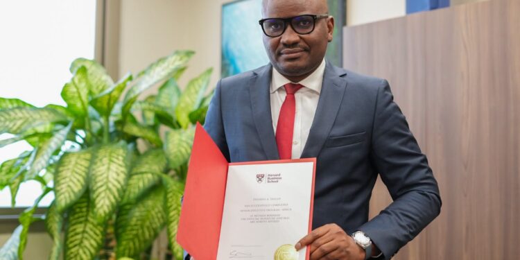 Fierté UMS : le Contrôleur de Gestion Thierno Diallo décroche sa 3ème certification Harvard