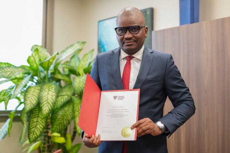 Fierté UMS : le Contrôleur de Gestion Thierno Diallo décroche sa 3ème certification Harvard