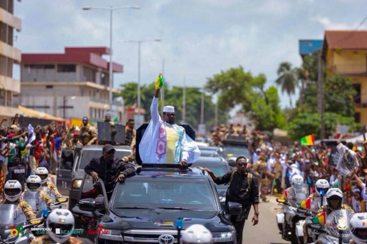 Le Président Mamadi Doumbouya très enchanté de son accueil : « Conakry m’a offert l’une des plus belles émotions de ma vie » a-t-il écrit