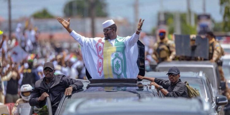 Le Président Mamadi Doumbouya très enchanté de son accueil : « Conakry m’a offert l’une des plus belles émotions de ma vie » a-t-il écrit
