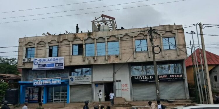 Conakry : Des occupants de plusieurs immeubles de Gbéssia invités à libérer les lieux pour des raisons de sécurité