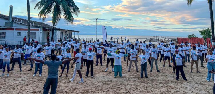 Journée de la Solidarité : AGL Guinée mobilise ses collaborateurs et renforce son engagement pour l’éducation à travers le programme École Prospère