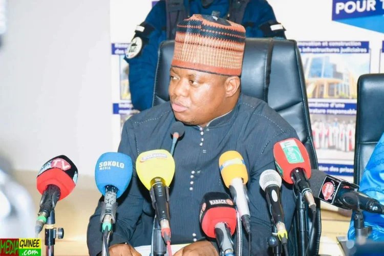 Examens nationaux en Guinée : le Procureur Alphonse Charles Wright demande une enquête sur la gestion financière