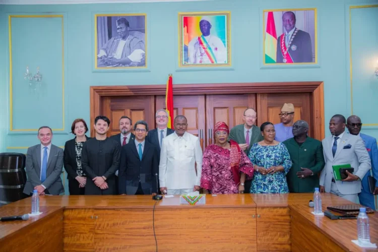 Diplomatie parlementaire : le Président Dansa Kourouma échange avec une délégation d’ambassadeurs de l’Union européenne