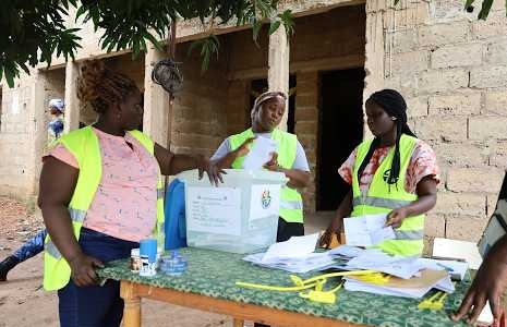 La Guinée-Bissau vote «OUI» au référendum sur une nouvelle Constitution