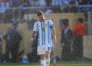 Football : Lionel Messi prend sa retraite internationale, une pluie d’hommages salue la légende argentine