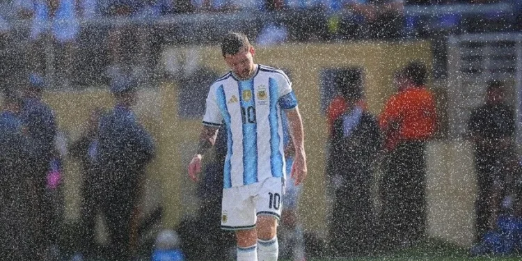 Football : Lionel Messi prend sa retraite internationale, une pluie d’hommages salue la légende argentine