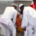 An 68 de l’indépendance de la Guinée : dépôt de gerbe fleurs à la Place des Martyrs par le Président Mamadi Doumbouya