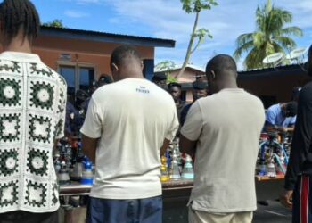 Conakry : L’OCAD interpelle quatre gérants après la saisie de plus de 1 300 cartons de charbon de chicha