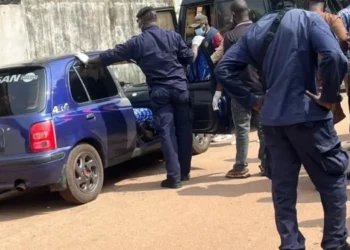 Conakry : Deux corps découverts dans un véhicule à Petit Simbaya