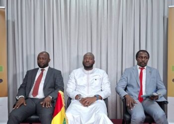 Guinée/Les porte-paroles de la présidence et du gouvernement face à la presse : grâce présidentielle, sante, environnement et unité nationale au cœur des échanges