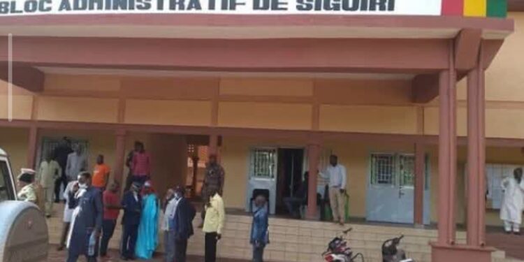 Siguiri : La ministre Djenabou Touré frappe fort, 22 administrateurs suspendus d&rsquo;un trait
