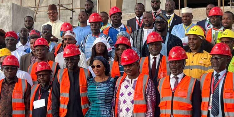 Koloma : Dr Dansa Kourouma conduit ses hôtes au nouveau siège de l’Assemblée nationale en chantier