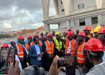 Visite du chantier de l’Assemblée nationale : l’honorable Dr Dansa fait une nouvelle annonce pour les députés